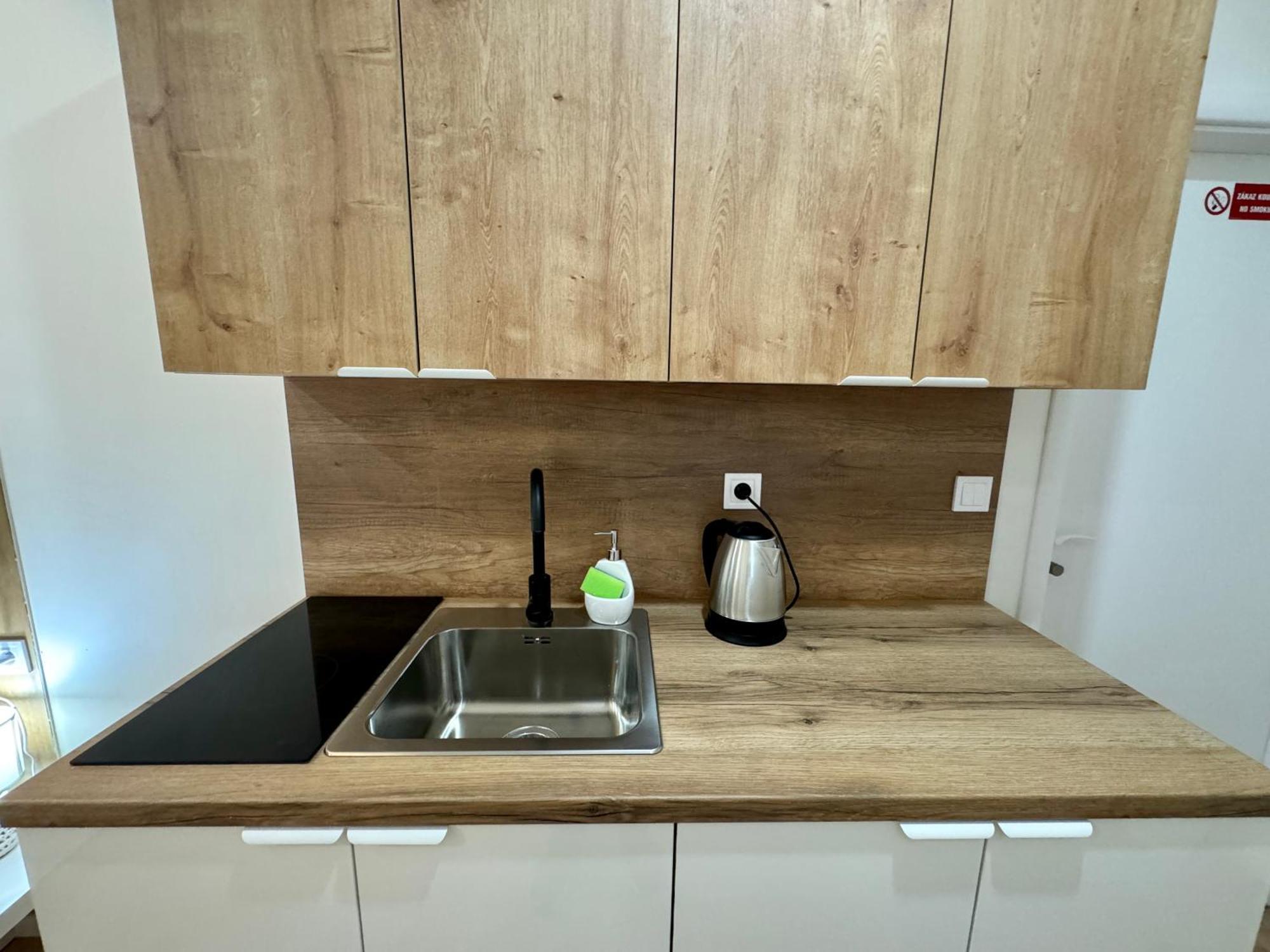 Zitna Downtown Apartments Прага Экстерьер фото
